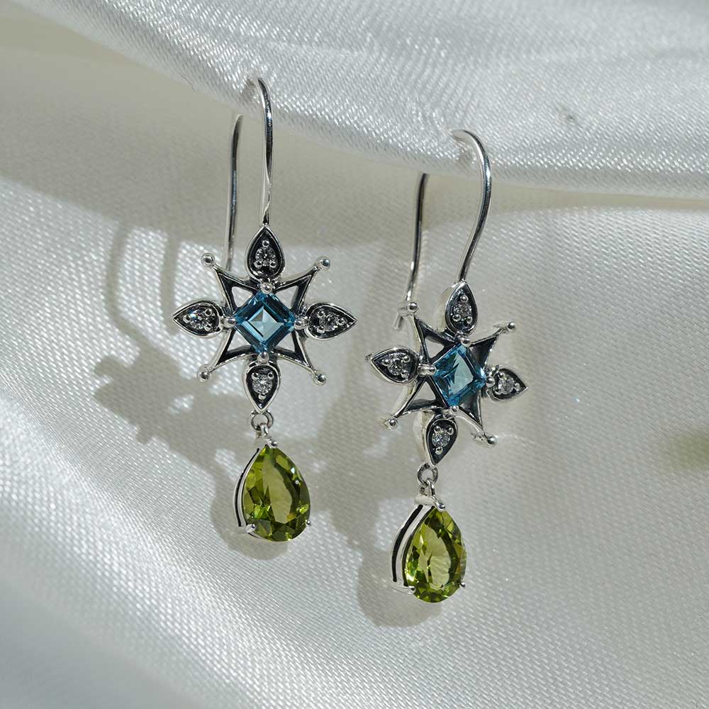 Snowflake Gleam Earrings